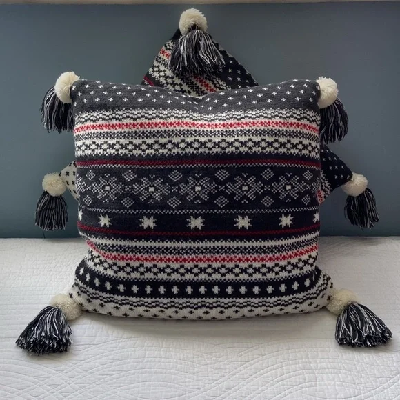 Brooks Brothers Fair Isle Sweater Knit Accent Pillow Covers Set of Two - Picture 4 of 16